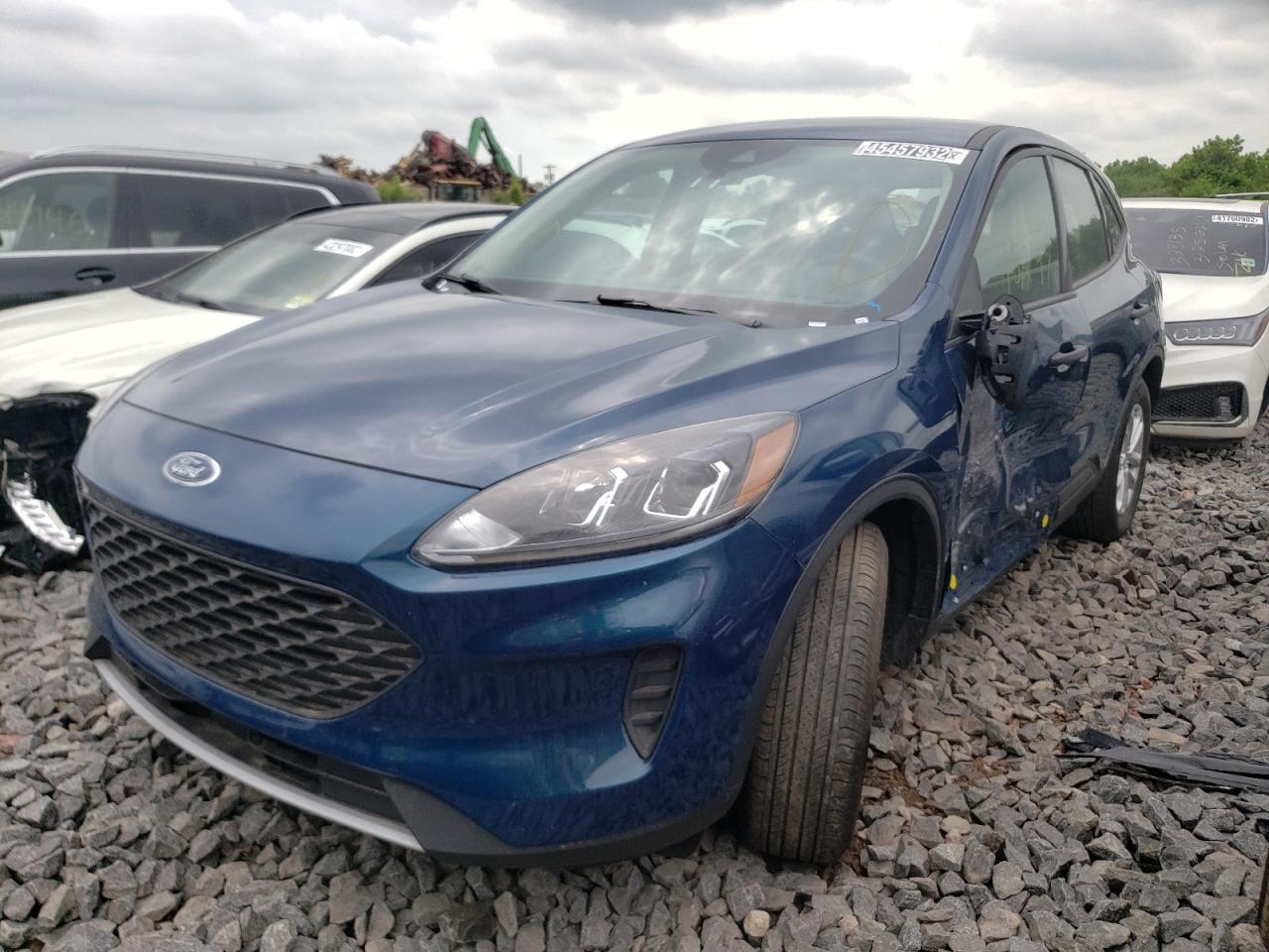 Photo 2 from auction – 2020 FORD ESCAPE S with VIN 1FMCU0F61LUC76211