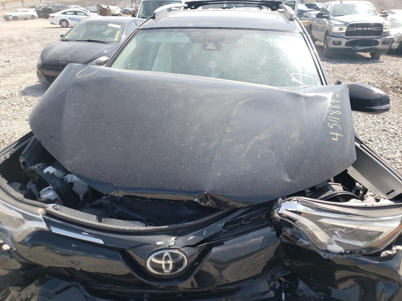 Photo 7 from auction – 2017 TOYOTA RAV4 LIMIT with VIN 2T3YFREV0HW374982