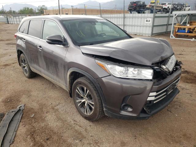TOYOTA HIGHLANDER 2019 with VIN 5TDBZRFH9KS961115 - Photo from auction