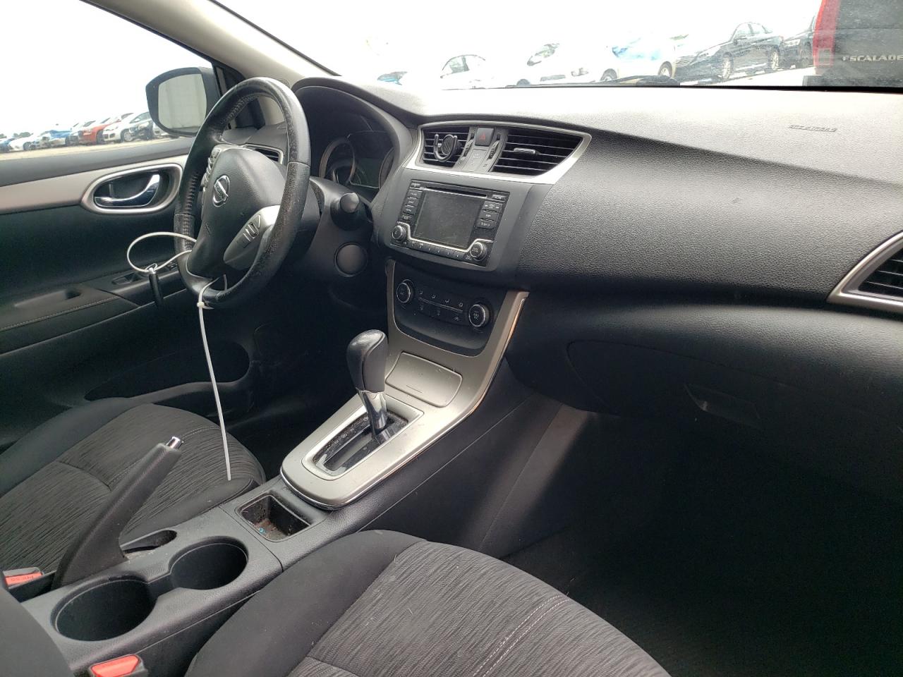 Photo 9 from auction – 2015 NISSAN SENTRA S with VIN 3N1AB7AP1FL692822