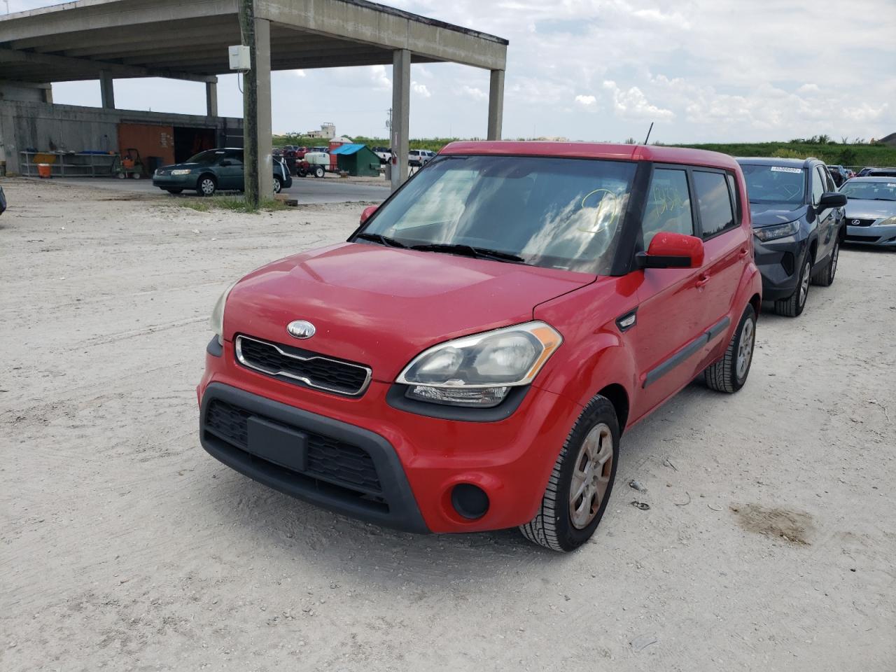 Photo 2 from auction – 2013 KIA SOUL with VIN KNDJT2A53D7573117