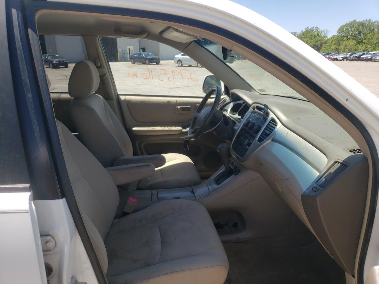 Photo 5 from auction – 2005 TOYOTA HIGHLANDER with VIN JTEEP21AX50071102