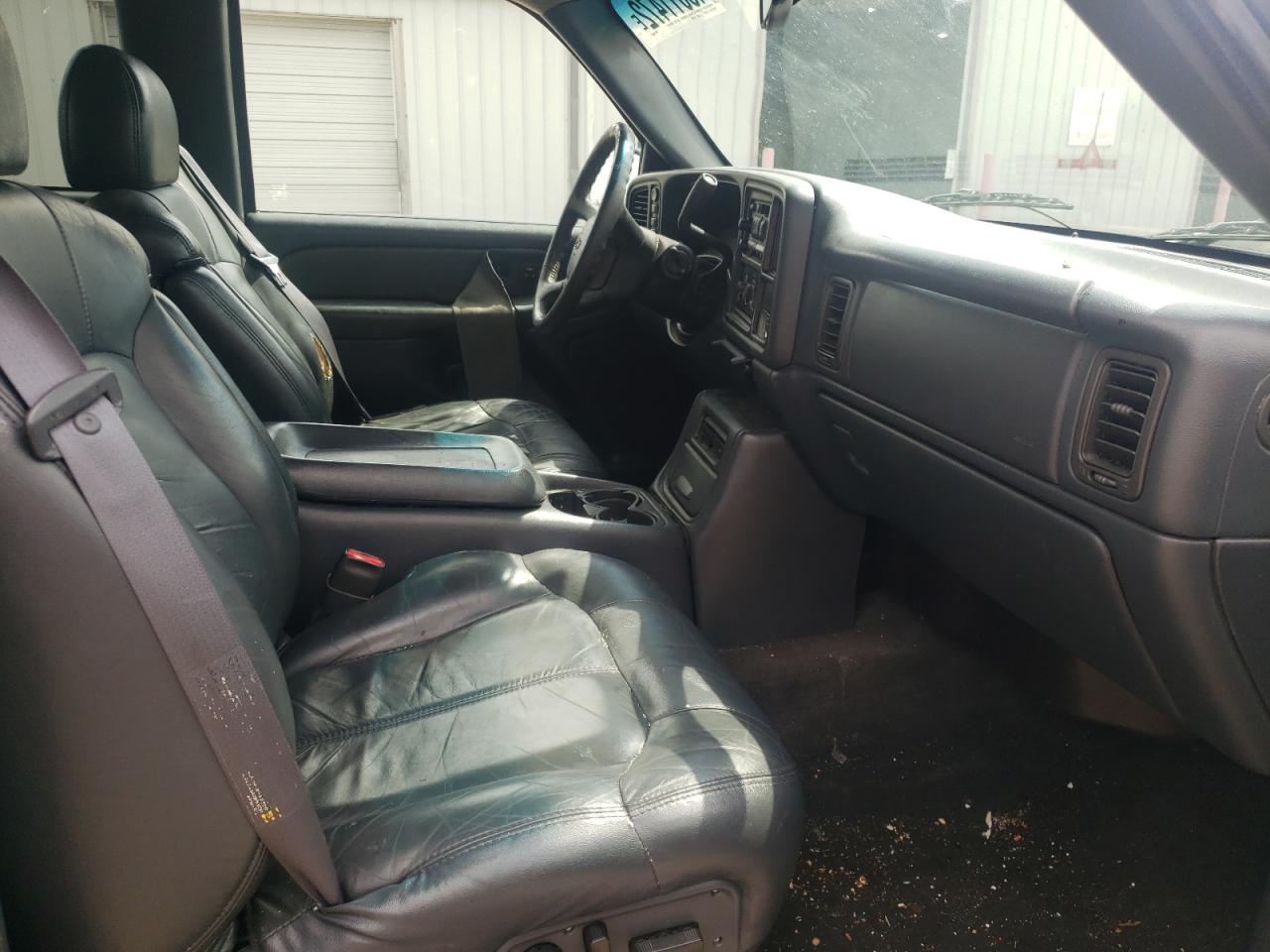 Photo 9 from auction – 2000 CHEVROLET SILVERADO with VIN 1GCEK19T4YE129327