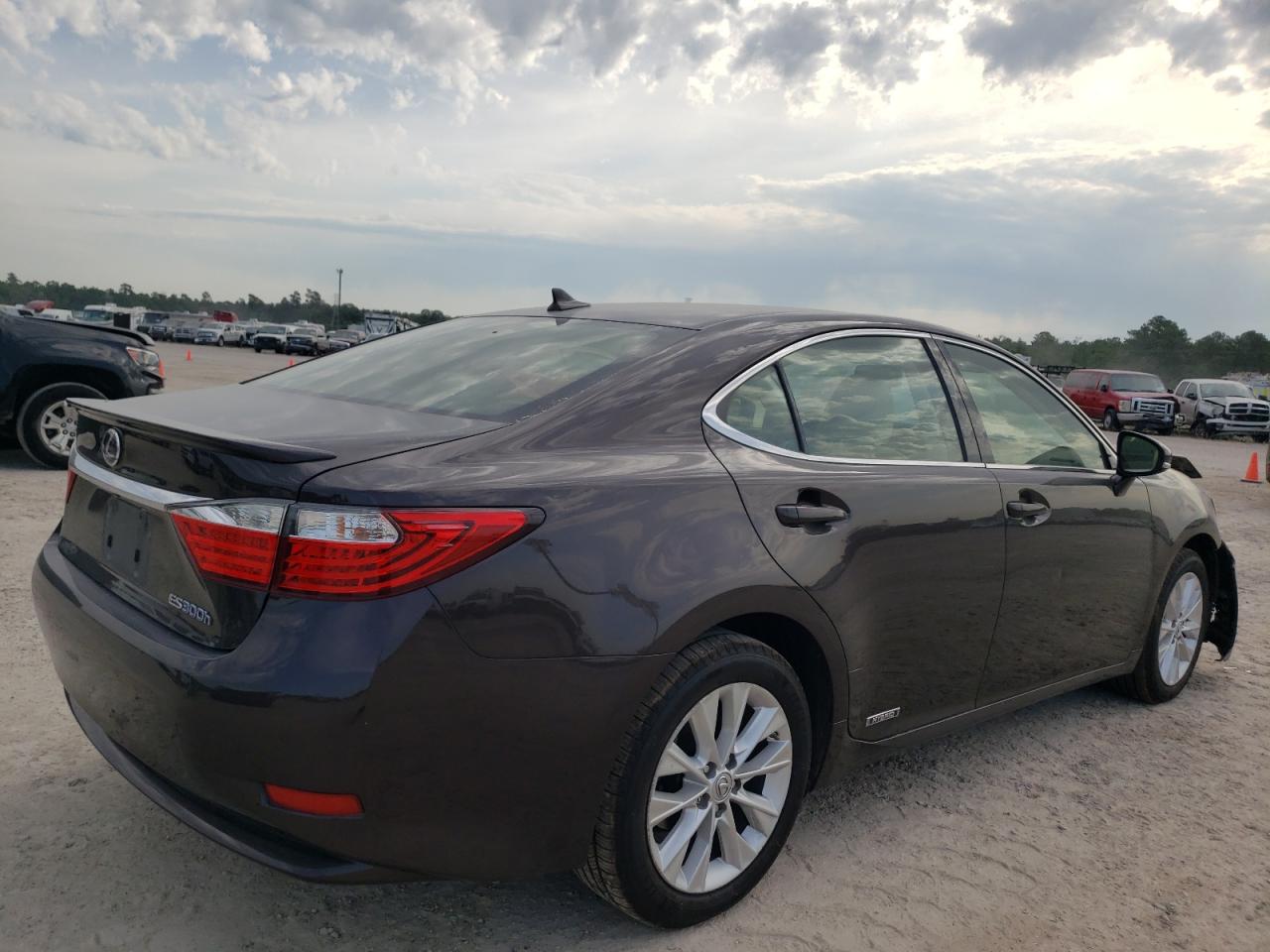 Photo 4 from auction – 2013 LEXUS ES 300H with VIN JTHBW1GGXD2009538