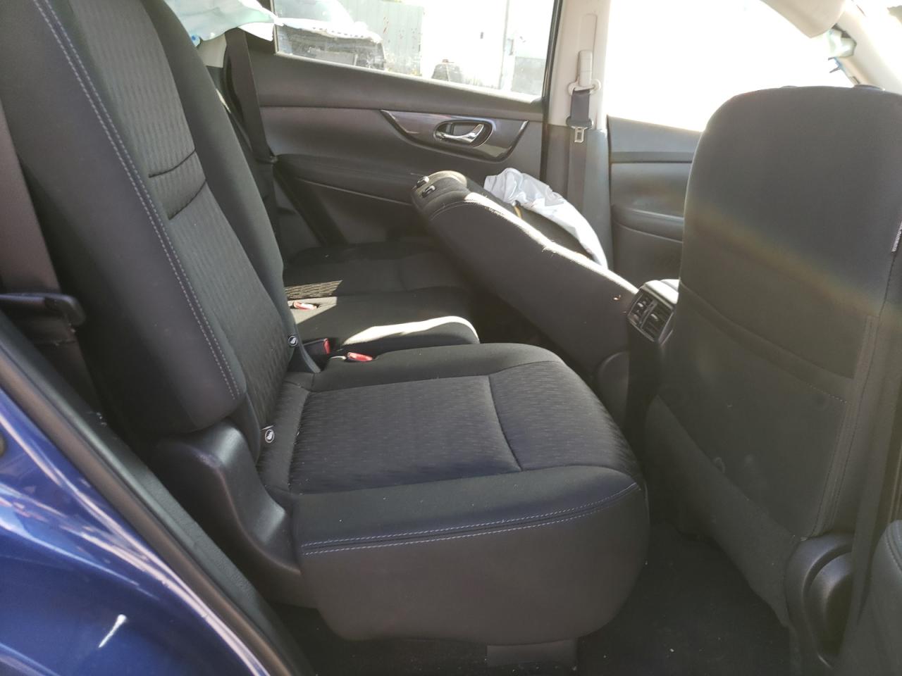 Photo 6 from auction – 2018 NISSAN ROGUE S with VIN KNMAT2MT7JP570193