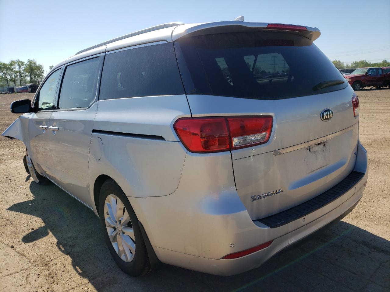 Photo 3 from auction – 2016 KIA SEDONA EX with VIN KNDMC5C12G6147695