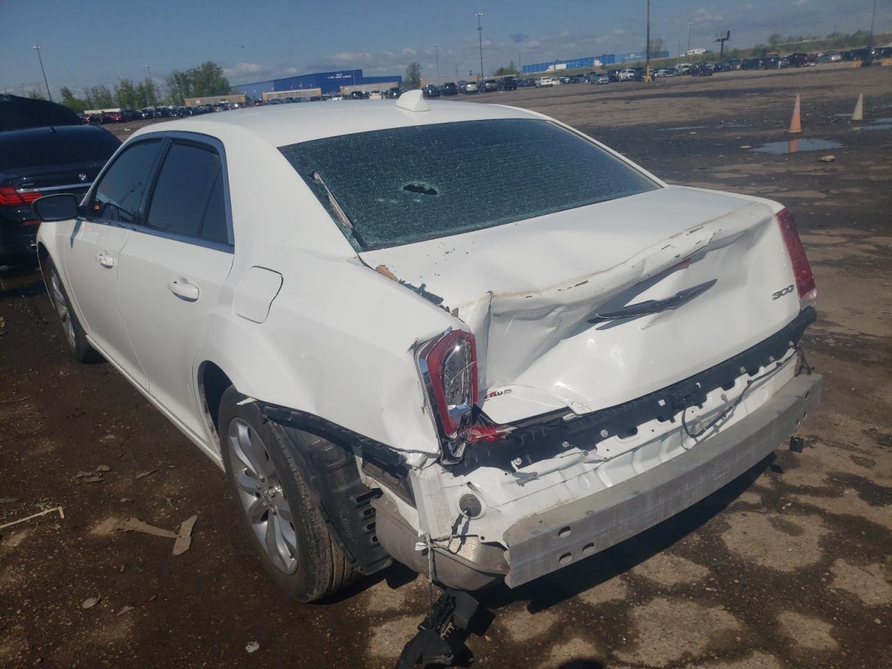 Photo 3 from auction – 2016 CHRYSLER 300 LIMITE with VIN 2C3CCARG4GH164551