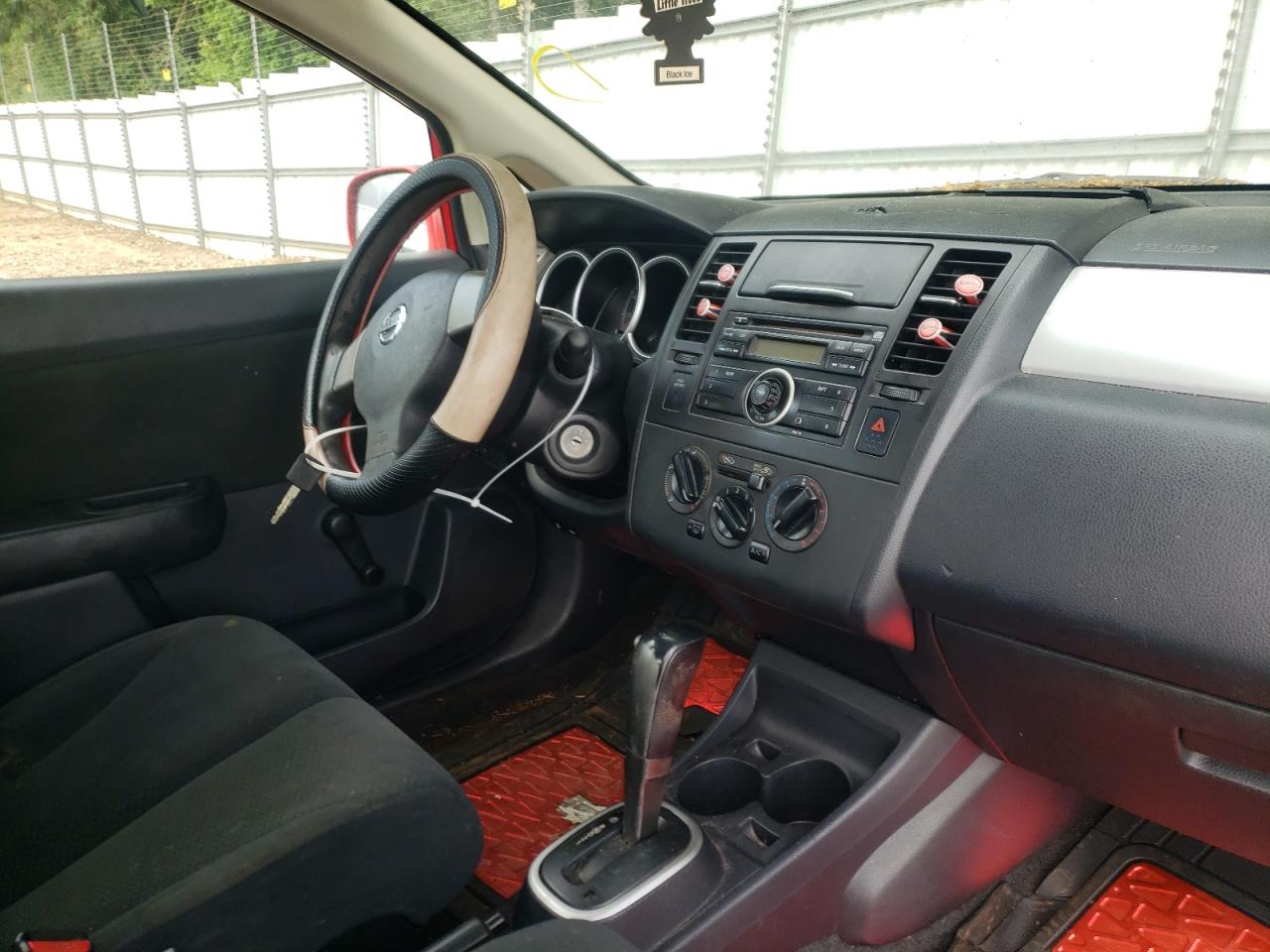 Photo 9 from auction – 2010 NISSAN VERSA S with VIN 3N1BC1CP9AL380882