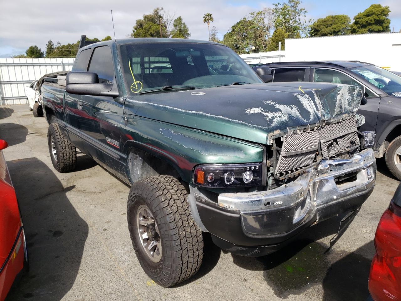 DODGE RAM 2500 1999 with VIN 3B7KF236XXG182346 - Photo from auction