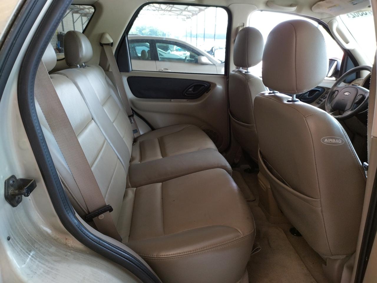 Photo 6 from auction – 2004 FORD ESCAPE XLT with VIN 1FMCU03184KB18499