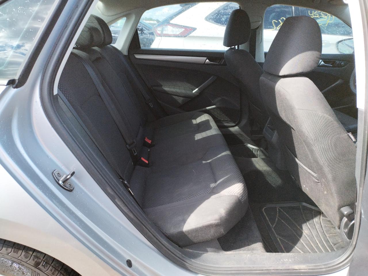 Photo 6 from auction – 2012 VOLKSWAGEN PASSAT S with VIN 1VWAP7A39CC092811