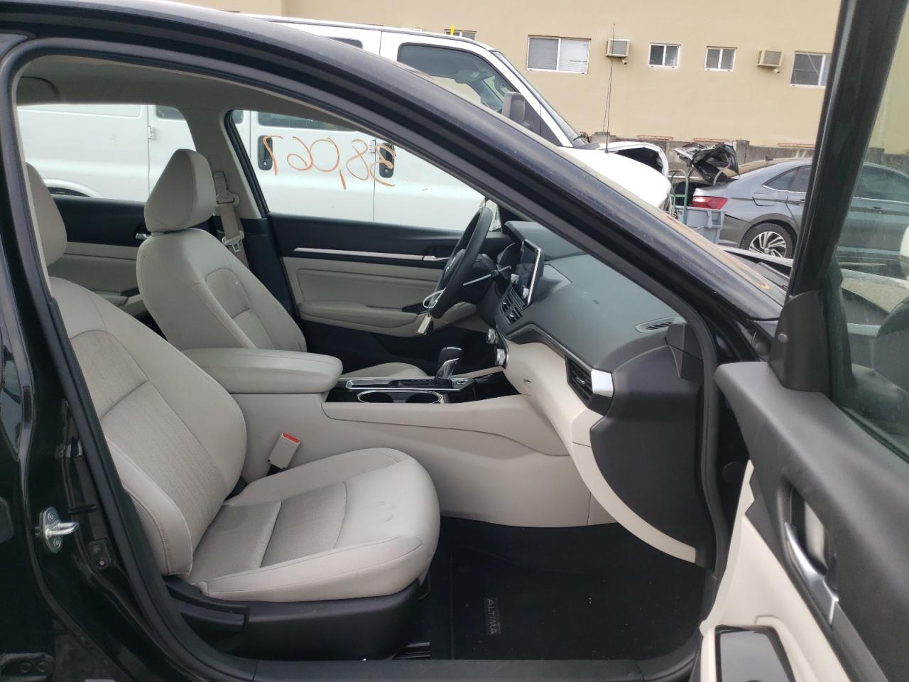 Photo 5 from auction – 2021 NISSAN ALTIMA SV with VIN 1N4BL4DVXMN369797