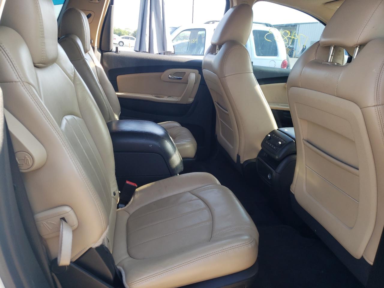 Photo 6 from auction – 2009 CHEVROLET TRAVERSE L with VIN 1GNER33D49S113177