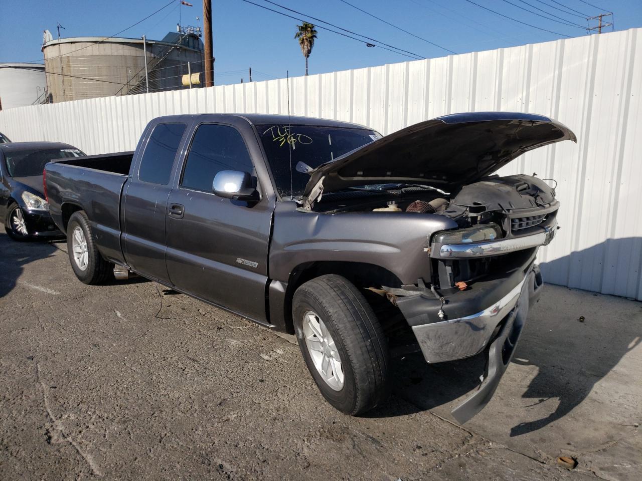 CHEVROLET SILVERADO 2001 with VIN 2GCEC19T611238165 - Photo from auction