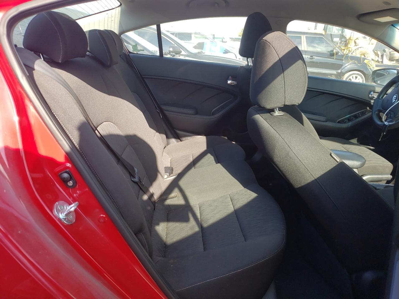 Photo 6 from auction – 2016 KIA FORTE LX with VIN KNAFK4A6XG5458508