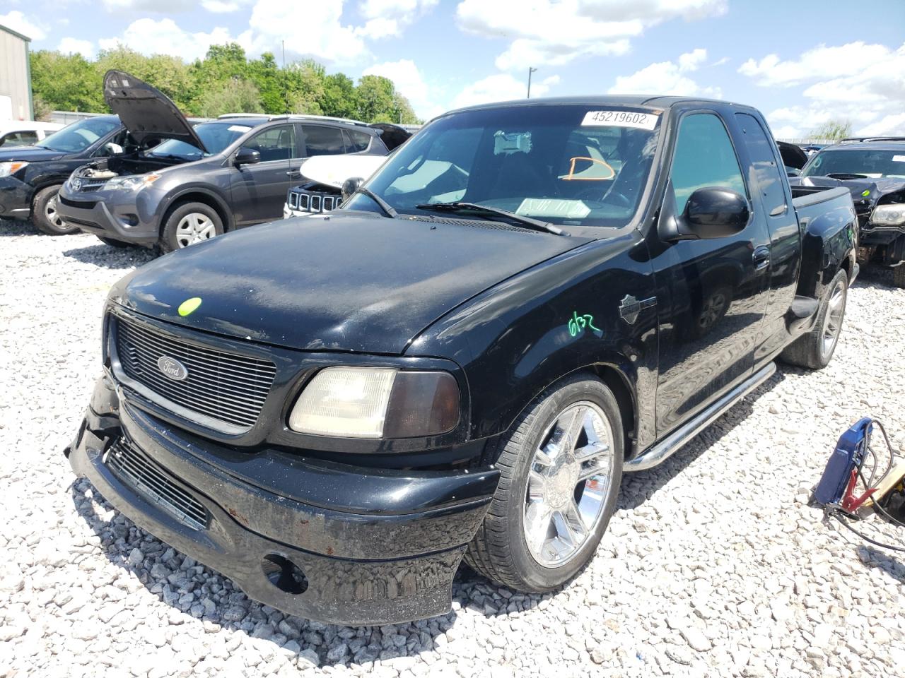 Photo 2 from auction – 2000 FORD F150 with VIN 2FTRX07L9YCA92846