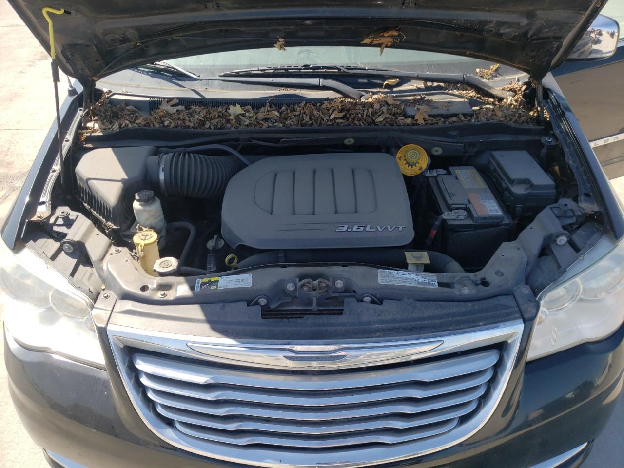 Photo 7 from auction – 2014 CHRYSLER TOWN & COU with VIN 2C4RC1CG8ER113172