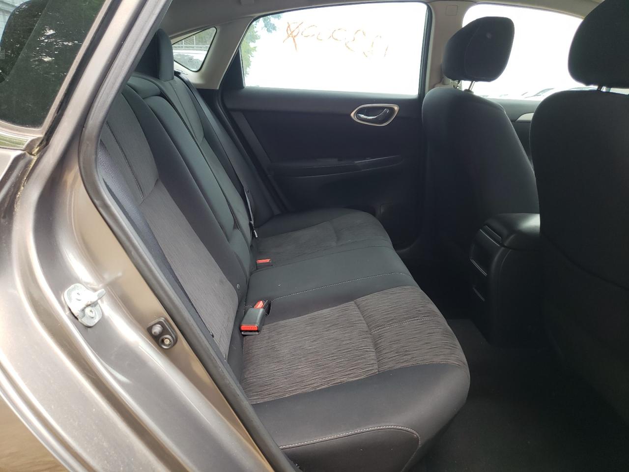 Photo 6 from auction – 2015 NISSAN SENTRA S with VIN 3N1AB7AP1FL692822
