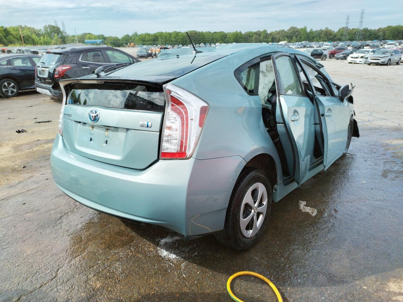 Photo 4 from auction – 2013 TOYOTA PRIUS with VIN JTDKN3DU2D5676905