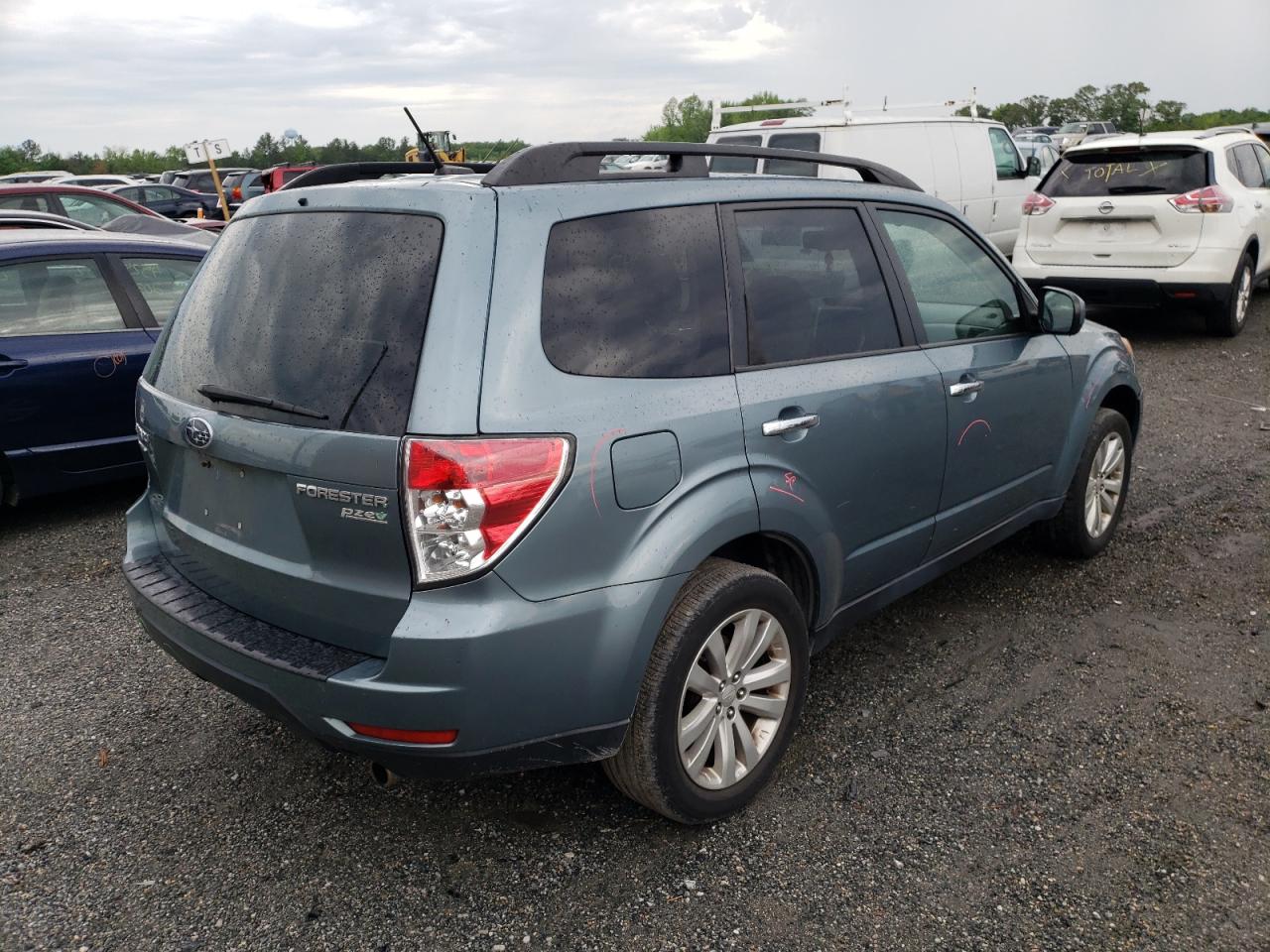 Photo 4 from auction – 2011 SUBARU FORESTER L with VIN JF2SHAEC9BH738587