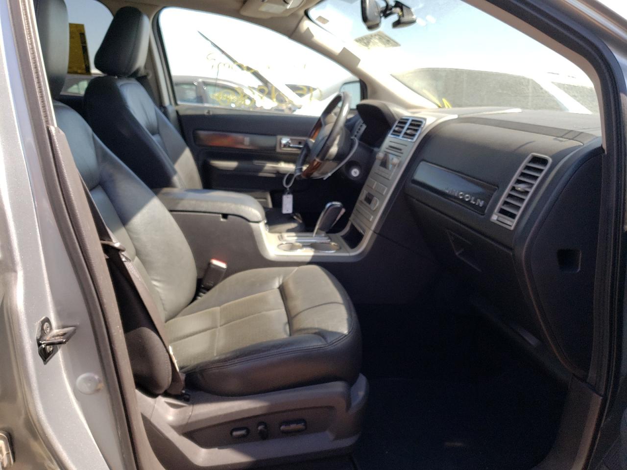 Photo 5 from auction – 2007 LINCOLN MKX with VIN 2LMDU68C87BJ27949