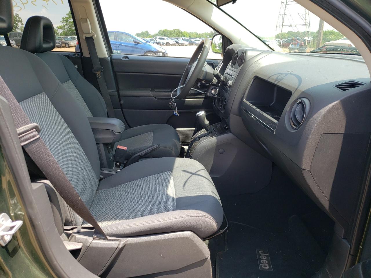 Photo 5 from auction – 2009 JEEP COMPASS SP with VIN 1J4FT47A99D101321