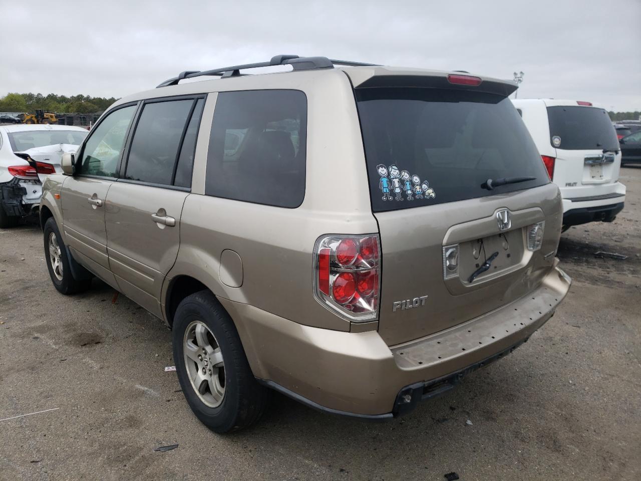 Photo 16 from auction – 2006 HONDA PILOT EX with VIN 2HKYF18566H505432