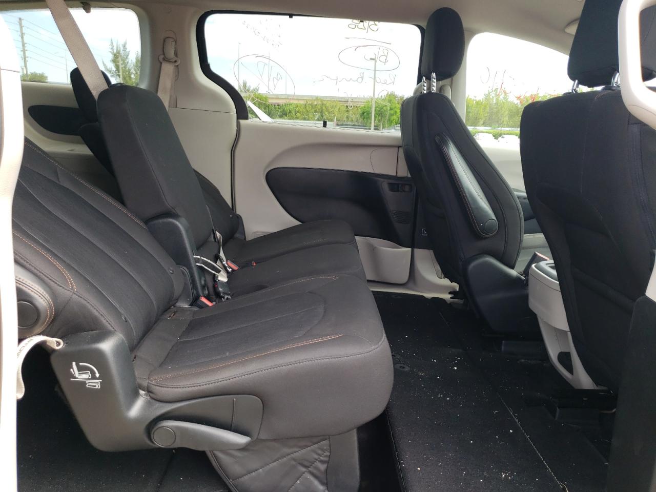 Photo 6 from auction – 2018 CHRYSLER PACIFICA T with VIN 2C4RC1FG2JR117546