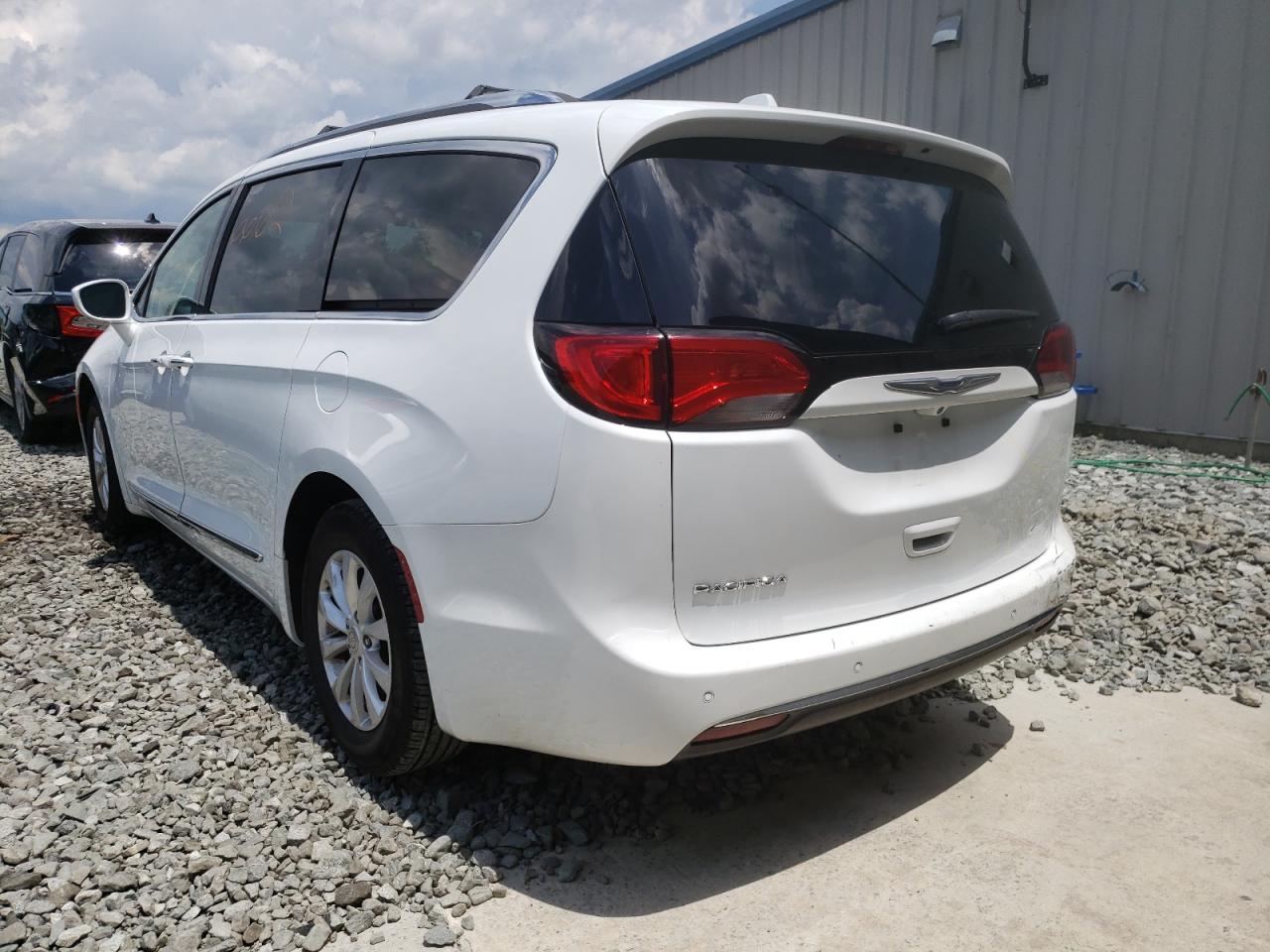 Photo 3 from auction – 2019 CHRYSLER PACIFICA T with VIN 2C4RC1BG2KR651556
