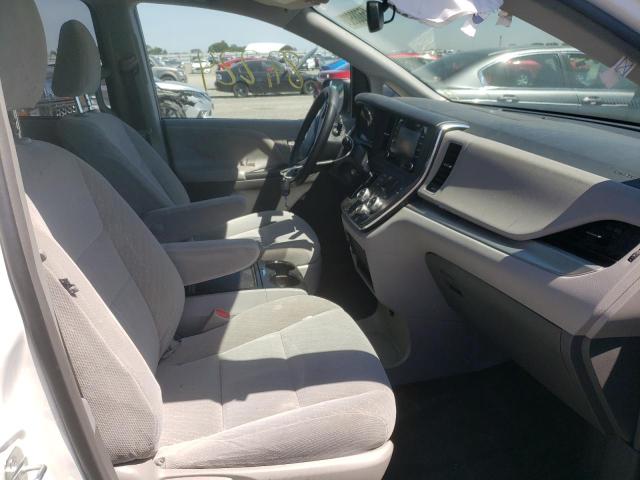 Photo 5 from auction – 2018 TOYOTA SIENNA LE with VIN 5TDKZ3DC2JS906511