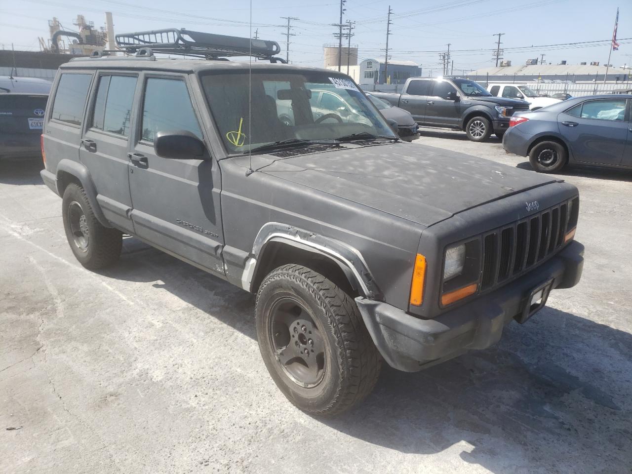 JEEP CHEROKEE S 2000 with VIN 1J4FF48S5YL100153 - Photo from auction