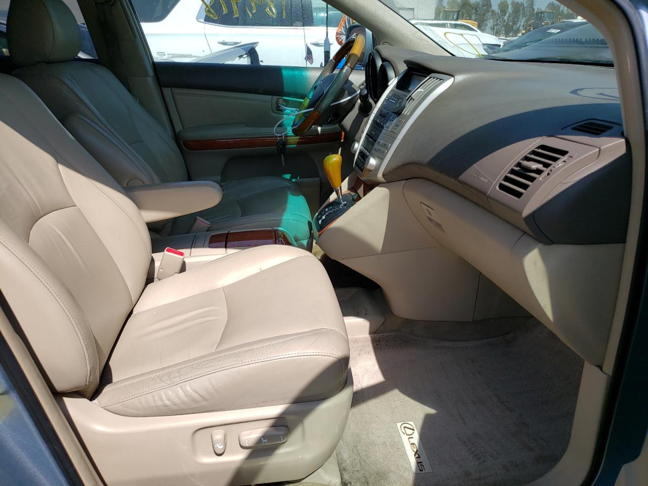 Photo 5 from auction – 2005 LEXUS RX 330 with VIN JTJGA31UX50049337