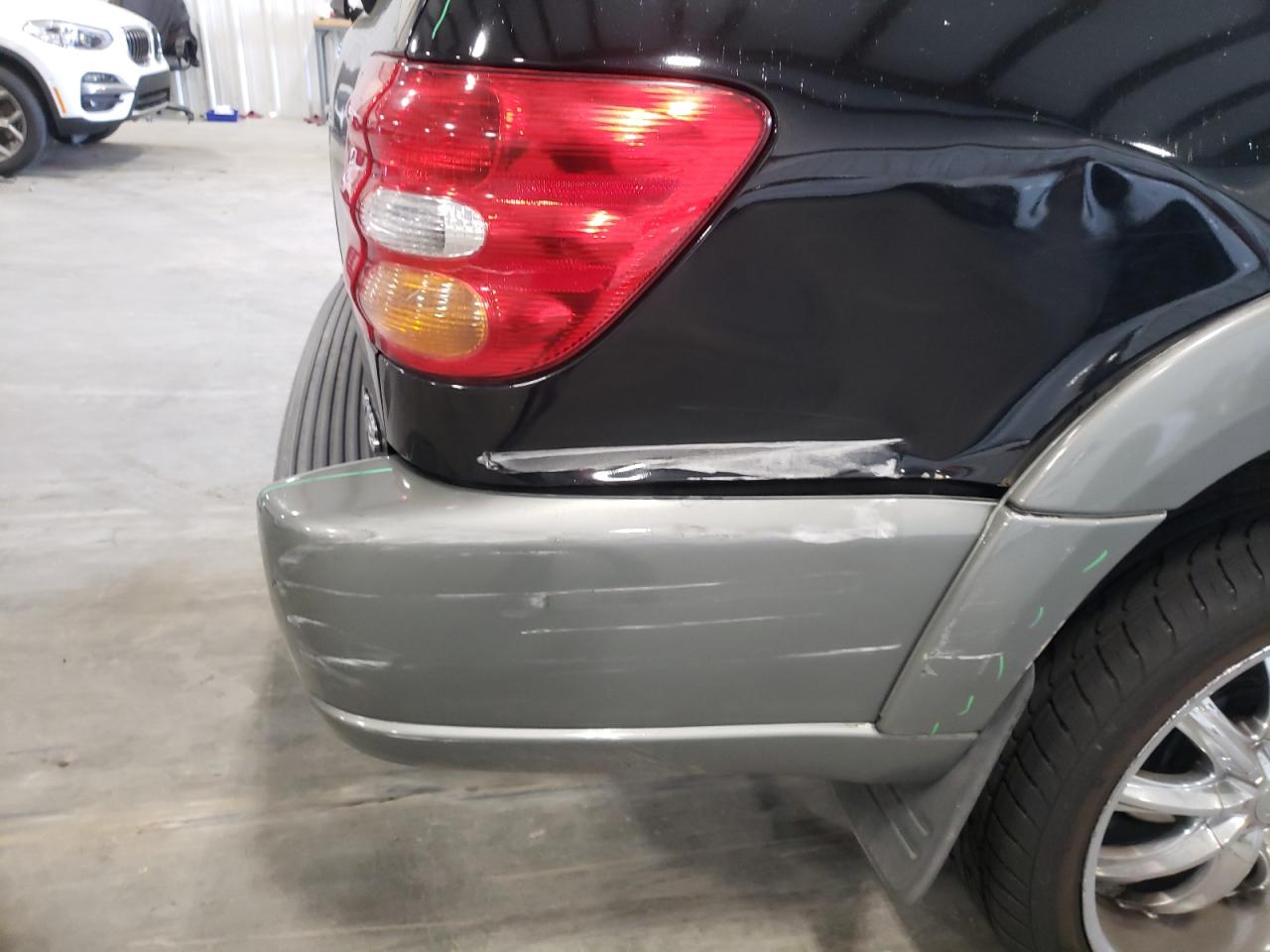 Photo 9 from auction – 2004 TOYOTA SEQUOIA with VIN 5TDZT34AX4S231946