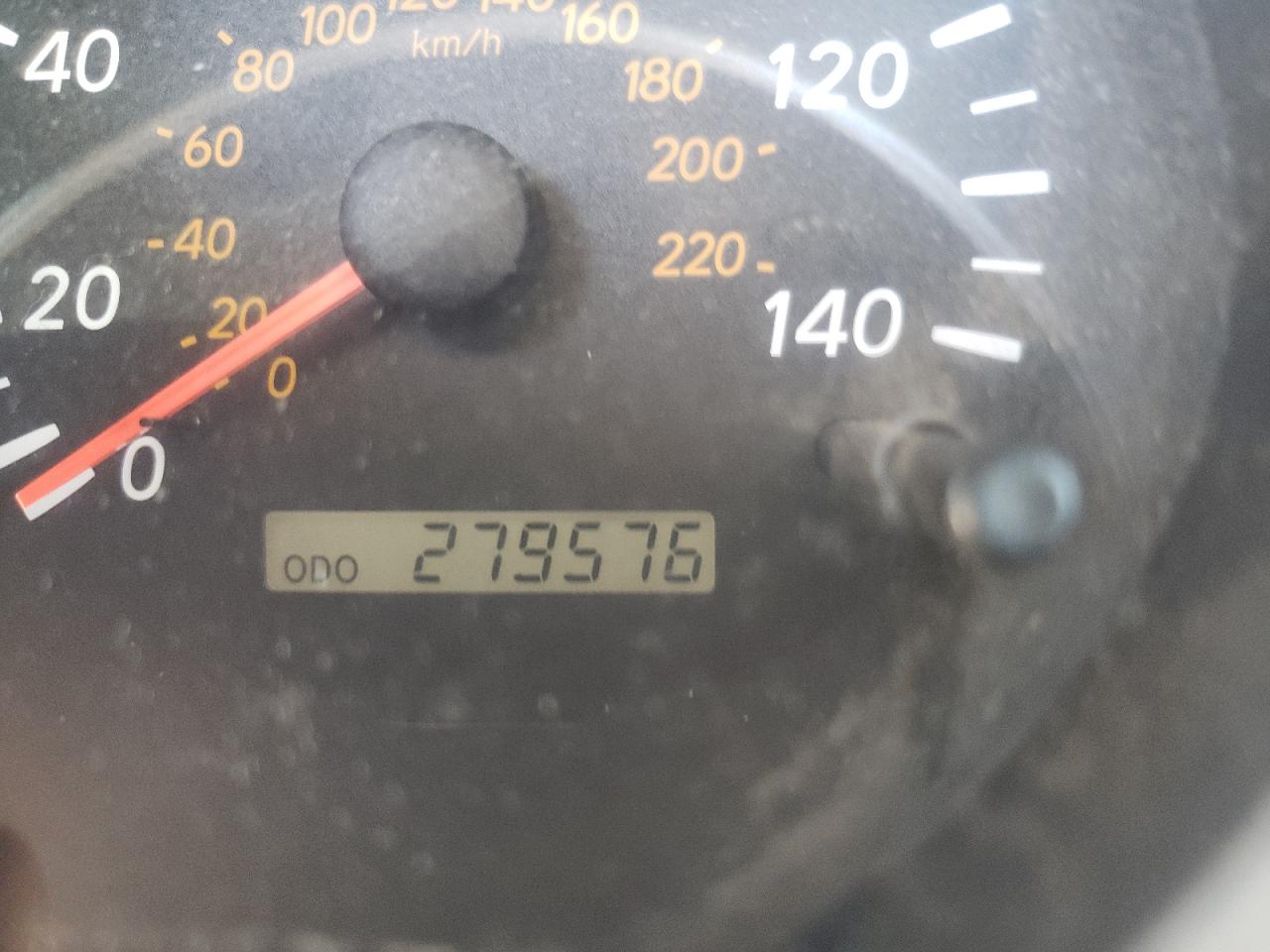 Photo 8 from auction – 2005 TOYOTA HIGHLANDER with VIN JTEEP21AX50071102