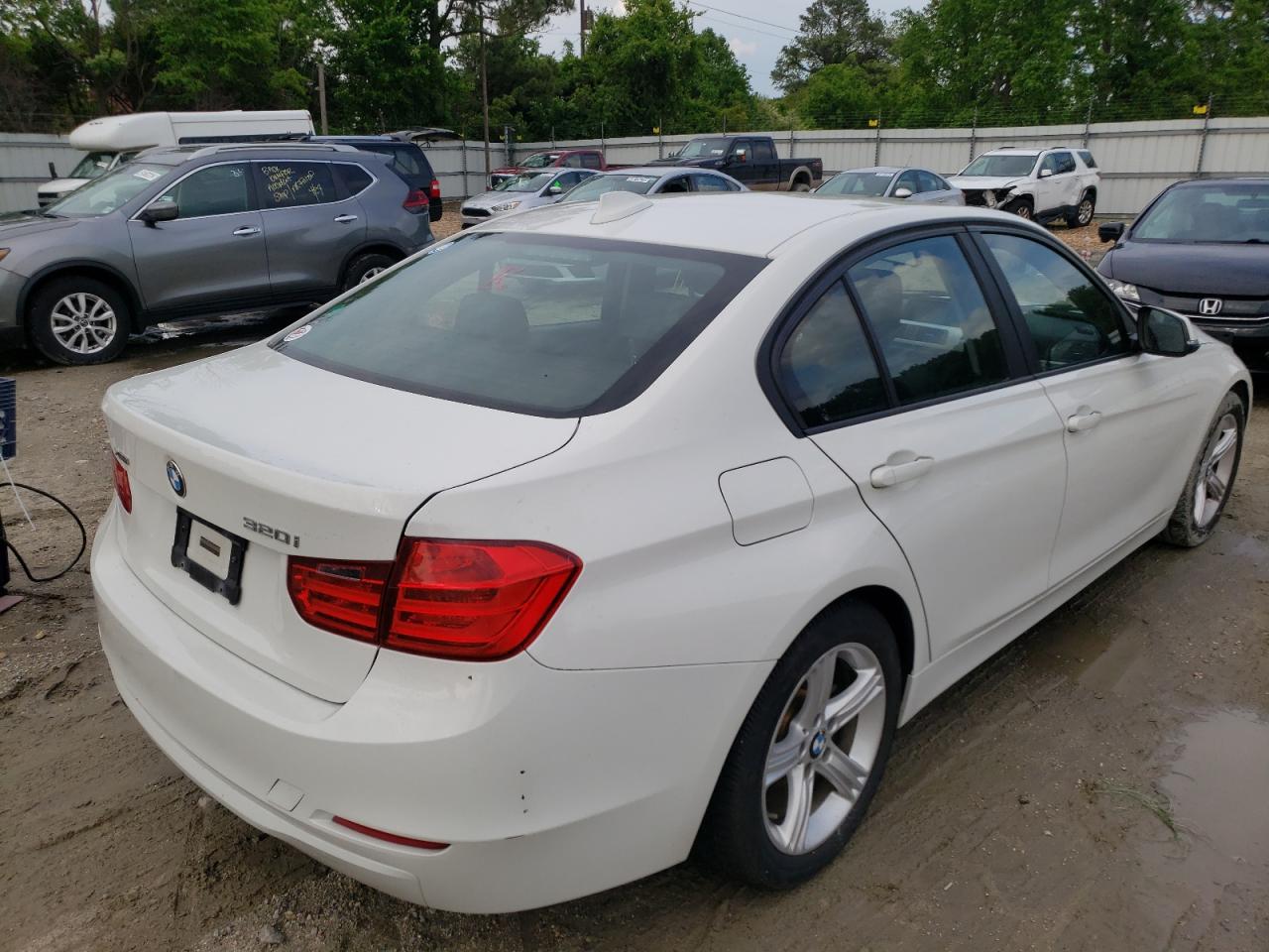 Photo 4 from auction – 2014 BMW 320 I XDRI with VIN WBA3C3G52ENS67333