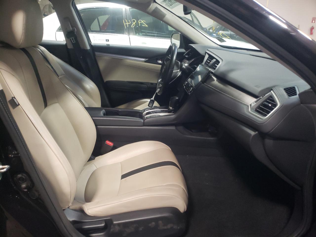 Photo 5 from auction – 2017 HONDA CIVIC EXL with VIN 2HGFC1F79HH632774