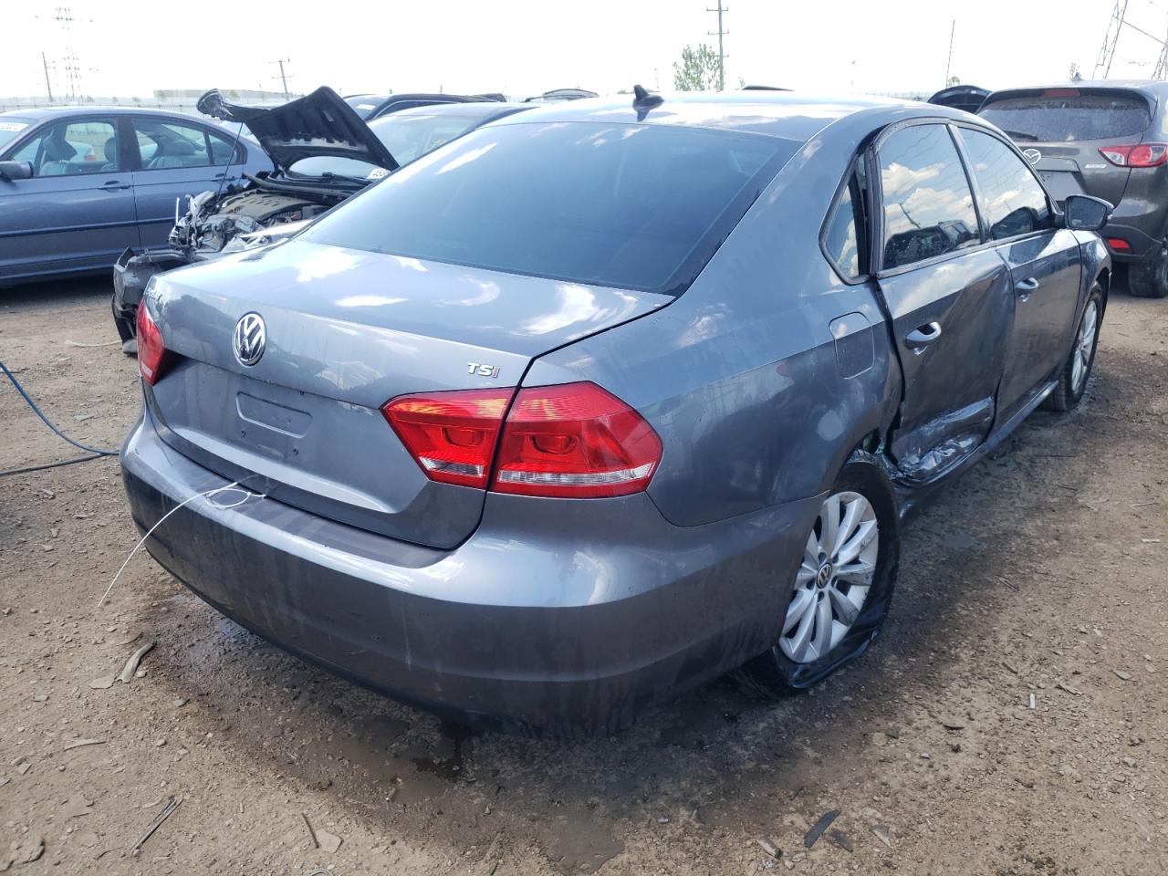 Photo 4 from auction – 2014 VOLKSWAGEN PASSAT S with VIN 1VWAT7A3XEC071514