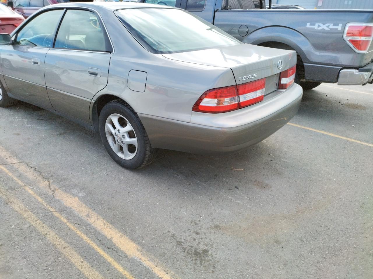 Photo 9 from auction – 2001 LEXUS ES 300 with VIN JT8BF28G310338545
