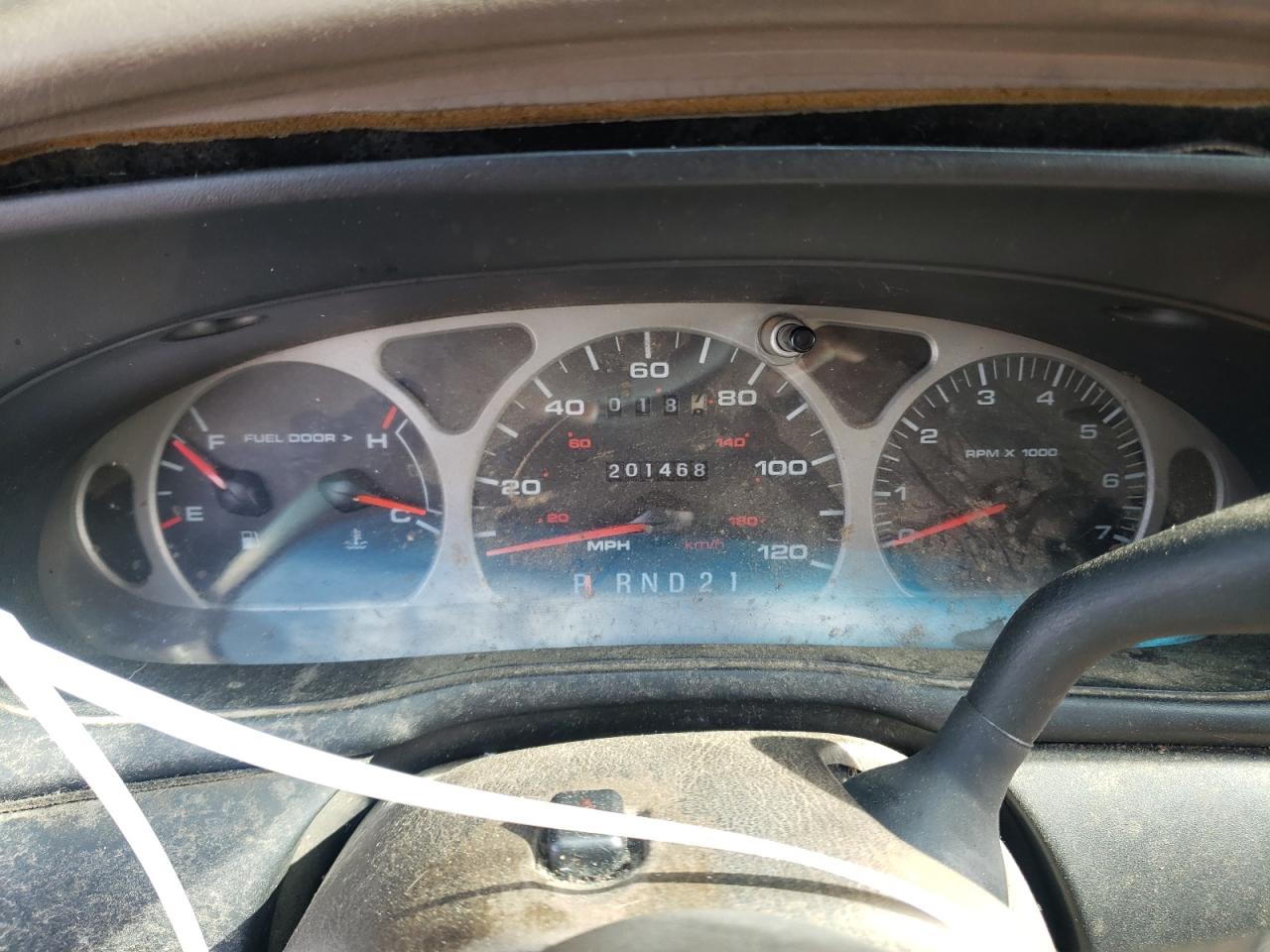 Photo 8 from auction – 1999 FORD TAURUS SE with VIN 1FAFP58S8XA158279
