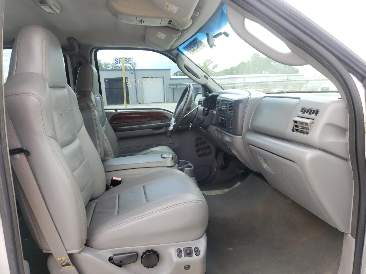Photo 5 from auction – 2004 FORD F250 SUPER with VIN 1FTNW20P34EB85585