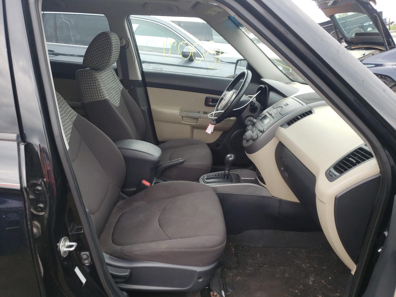 Photo 5 from auction – 2010 KIA SOUL + with VIN KNDJT2A27A7095009
