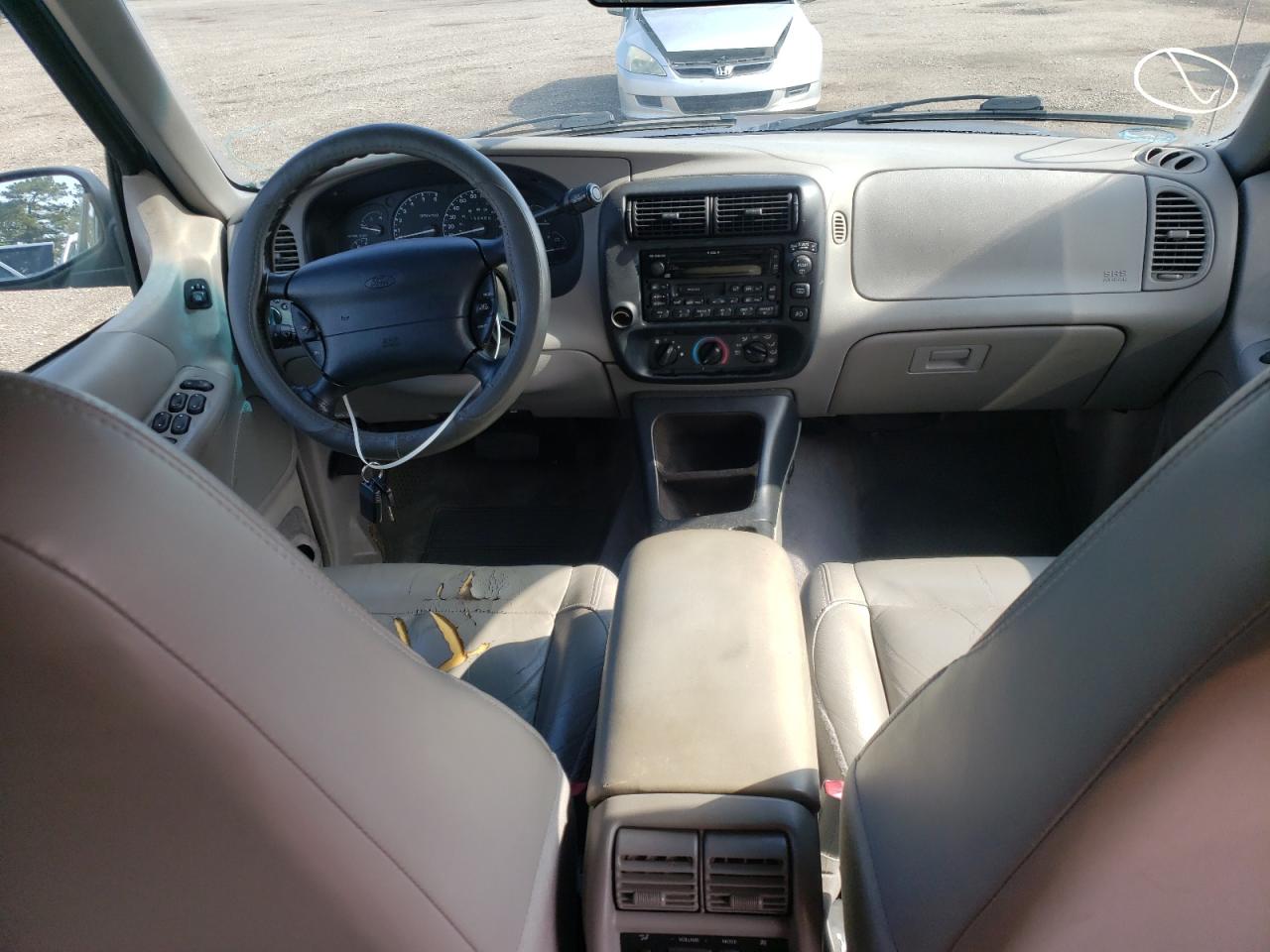 Photo 9 from auction – 2000 FORD EXPLORER X with VIN 1FMZU63P4YZB07577