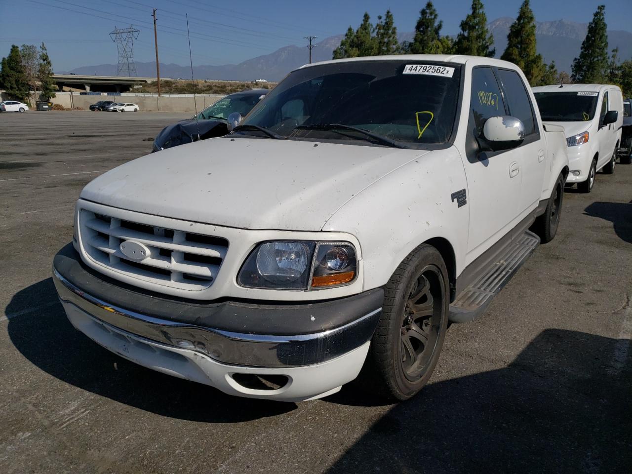 Photo 2 from auction – 2001 FORD F150 SUPER with VIN 1FTRW07L61KB66552