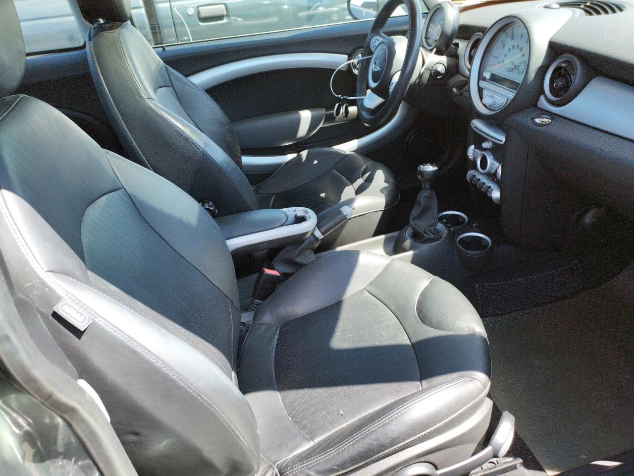 Photo 5 from auction – 2007 MINI COOPER S with VIN WMWMF73587TT85894