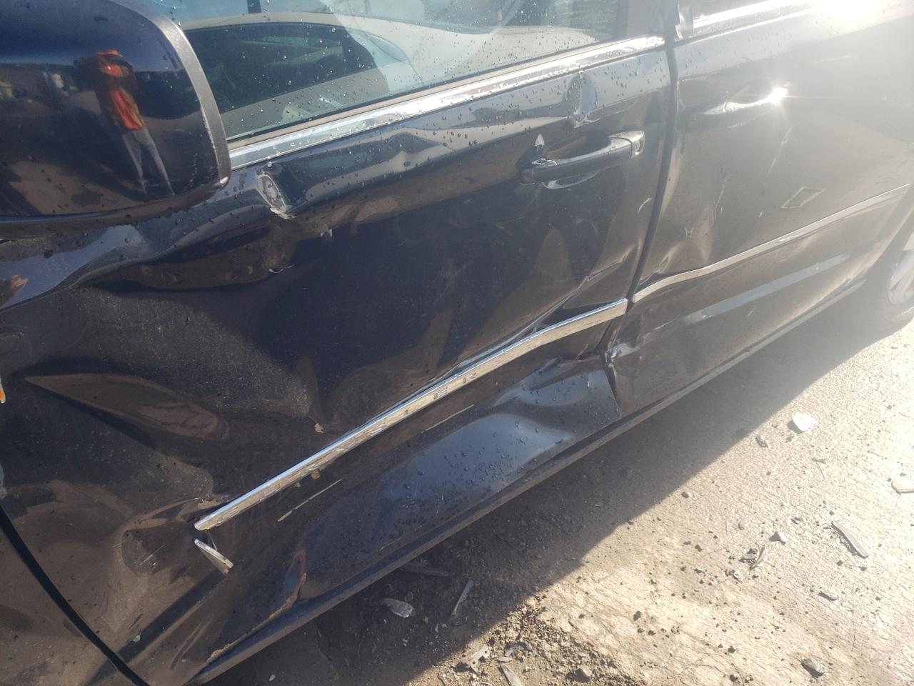 Photo 10 from auction – 2016 CHRYSLER TOWN & COU with VIN 2C4RC1BG0GR166310
