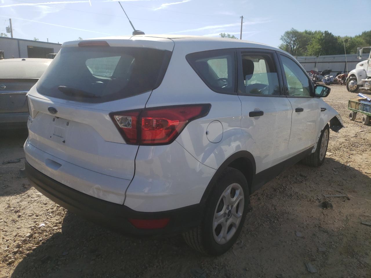 Photo 4 from auction – 2019 FORD ESCAPE S with VIN 1FMCU0F76KUA59843
