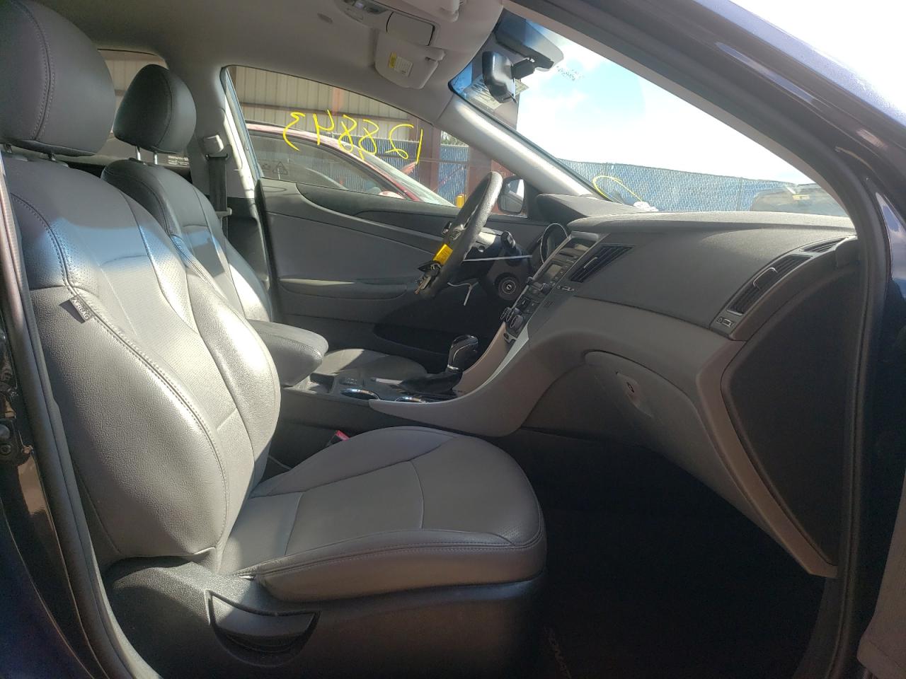 Photo 5 from auction – 2014 HYUNDAI SONATA GLS with VIN 5NPEB4AC8EH900557