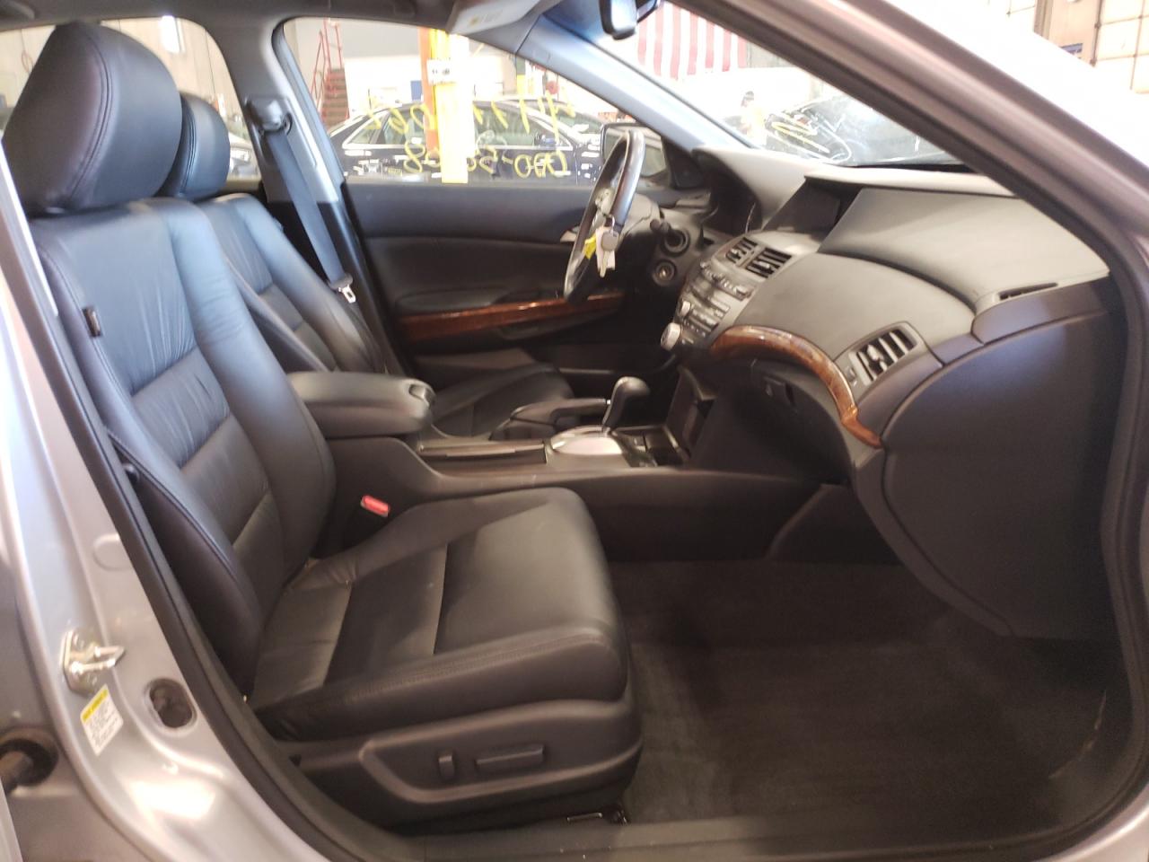Photo 5 from auction – 2012 HONDA ACCORD EXL with VIN 1HGCP2F87CA183835