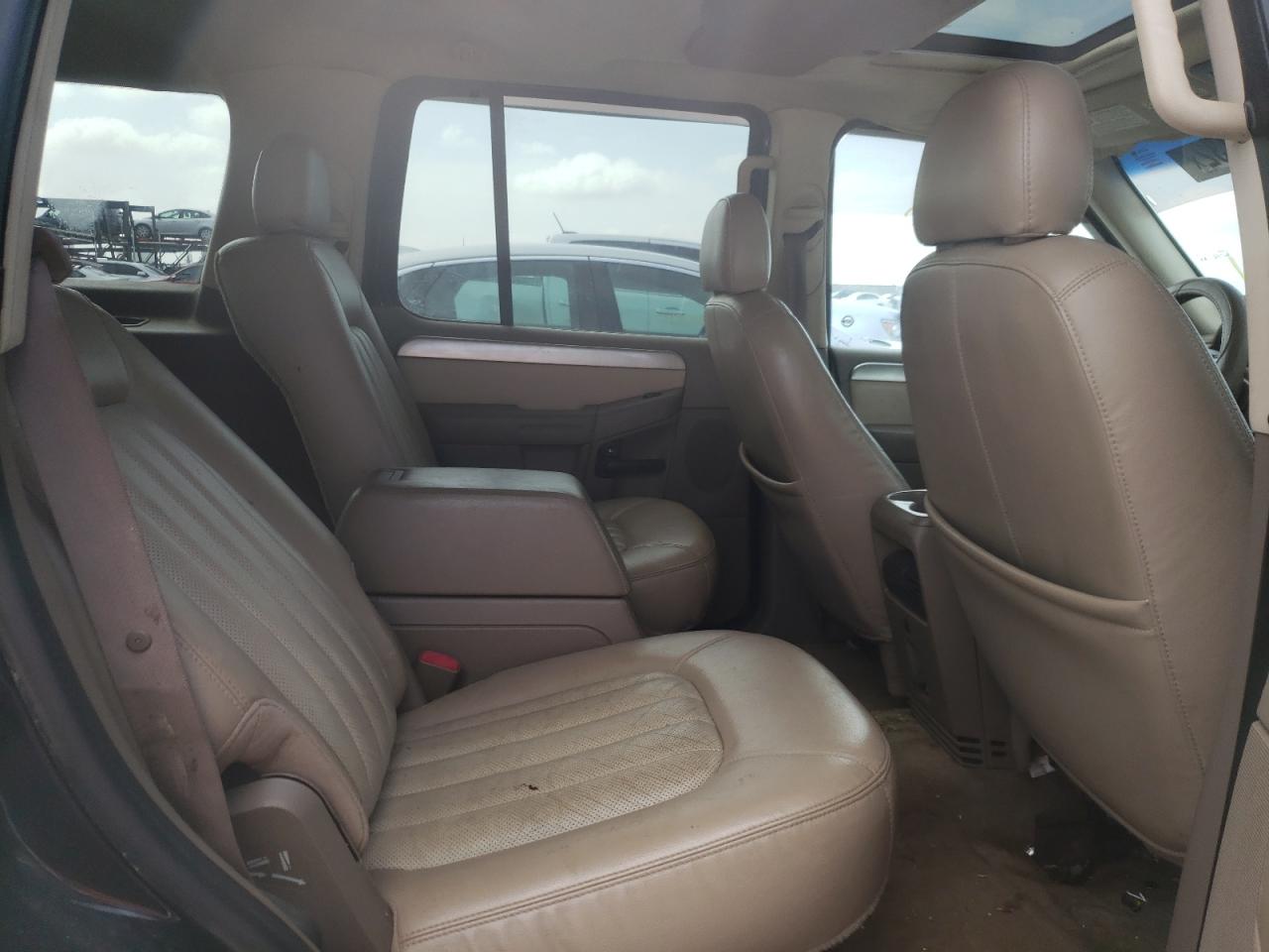 Photo 6 from auction – 2005 MERCURY MOUNTAINEE with VIN 4M2ZU66K95UJ00941