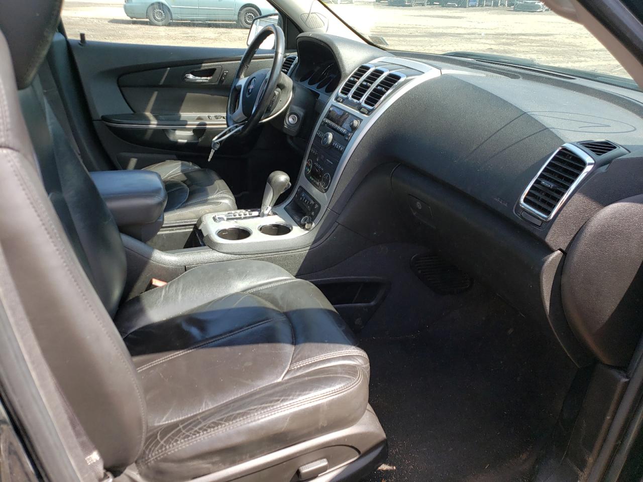 Photo 5 from auction – 2011 GMC ACADIA SLT with VIN 1GKKVRED1BJ155989
